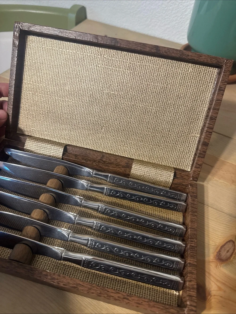 vintage Oneida 1881 Rogers Spanish Court stainless steel knives Set Of 6 W Box